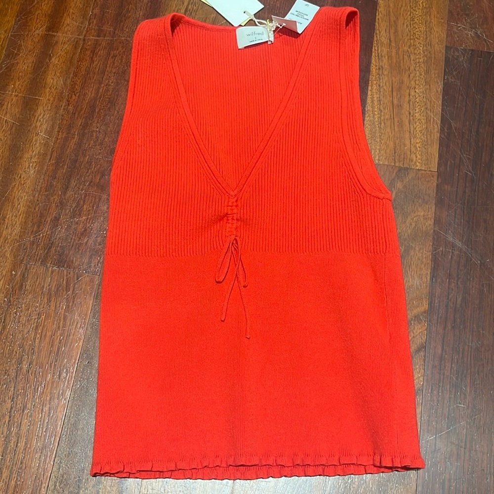 Red aritzia top, size small, Wilfred, never worn